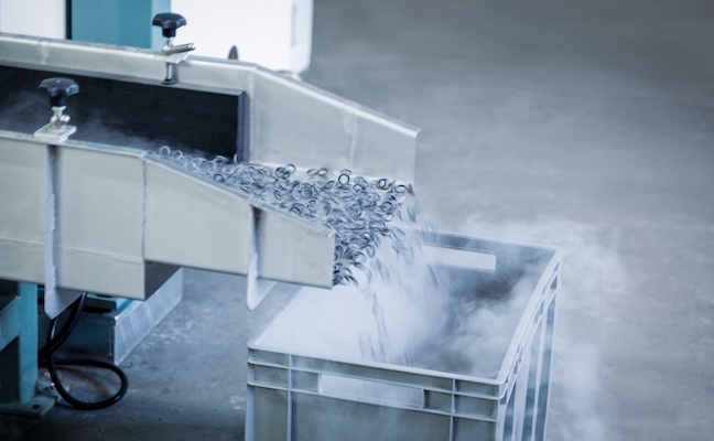 Cryogenic cleaning | Plastic & rubber | BOC Gases